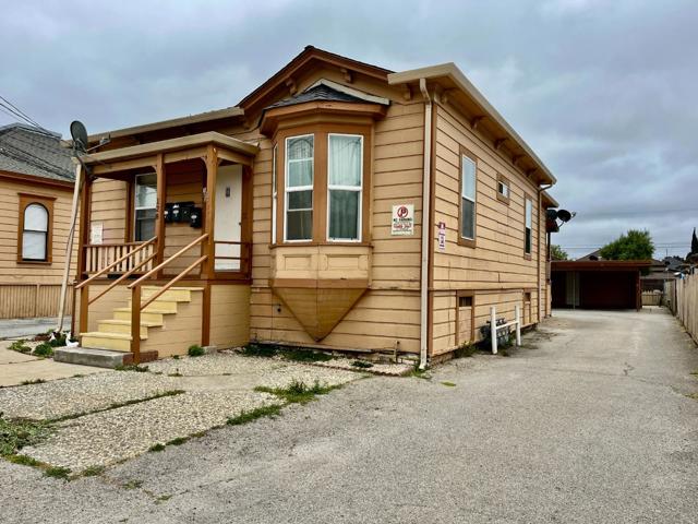 128 Maple Avenue, Watsonville CA: https://media.crmls.org/mediaz/e5df6bb4-16f1-4388-9b63-2f3b7298c752.jpg