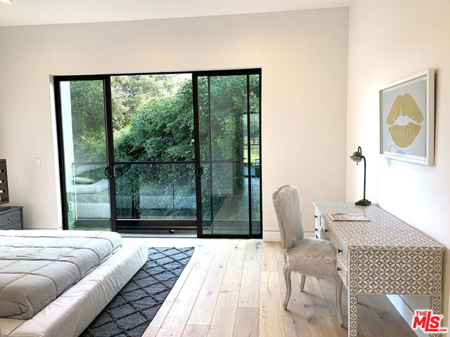12720 Montana Avenue, Los Angeles CA: https://media.crmls.org/mediaz/e5e07481-a42a-4149-8f4e-d279465f6a0f.jpg
