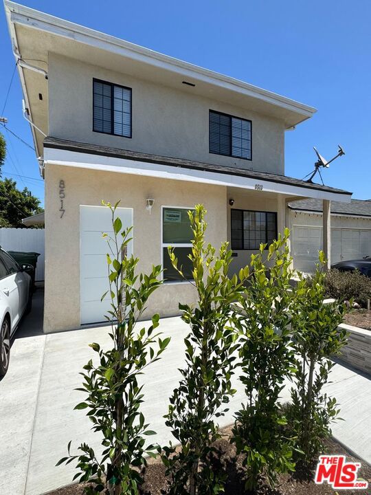 8517 Reading Avenue, Los Angeles CA: https://media.crmls.org/mediaz/e5e0c5f5-b570-4131-a1b2-041e84c94370.jpg