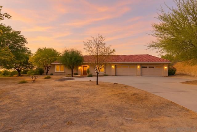 31252 North Star Way, Valley Center CA: https://media.crmls.org/mediaz/e5e0e8a1-1a5d-445c-b5e1-6dfbc38ac334.jpg