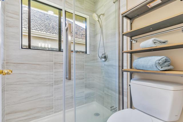 158 Golden Ridge Rd, Alamo CA: https://media.crmls.org/mediaz/e5e14a10-1221-4ffc-89b0-527d9880c4a9.jpg