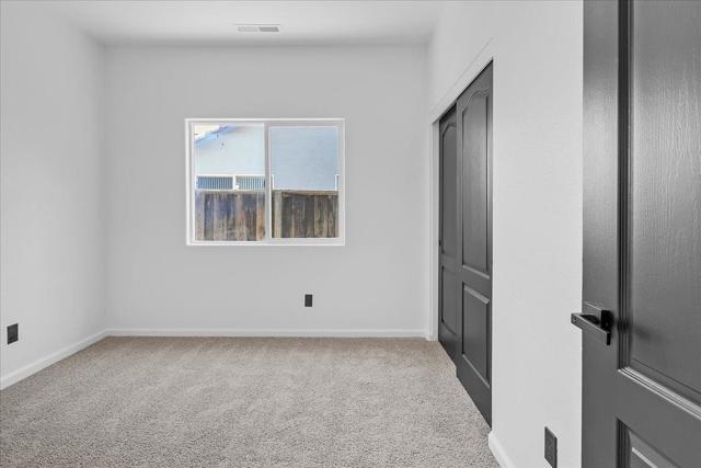 1233 Greenleaf Loop, Greenfield CA: https://media.crmls.org/mediaz/e5e1bc5b-5619-49c1-a631-63495213d6e7.jpg