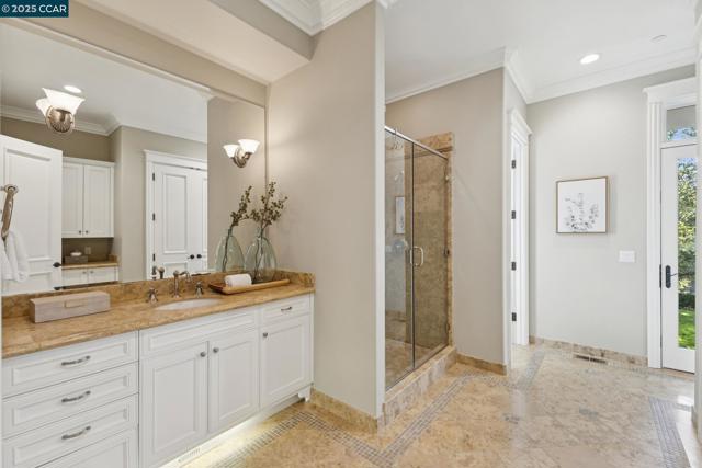 3656 Old Blackhawk Rd, Danville CA: https://media.crmls.org/mediaz/e5e25f6f-21d2-48d8-b031-2a9111e04496.jpg