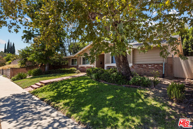 9933 Hayvenhurst Avenue photo 4