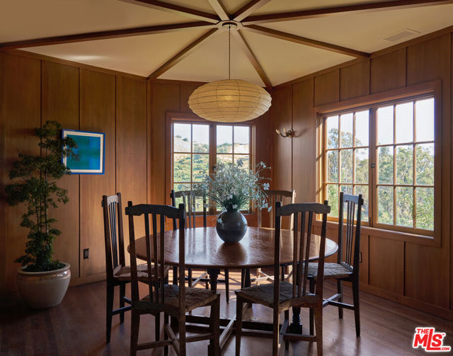 Image 5 of 35 For 1960 Escarpa Drive