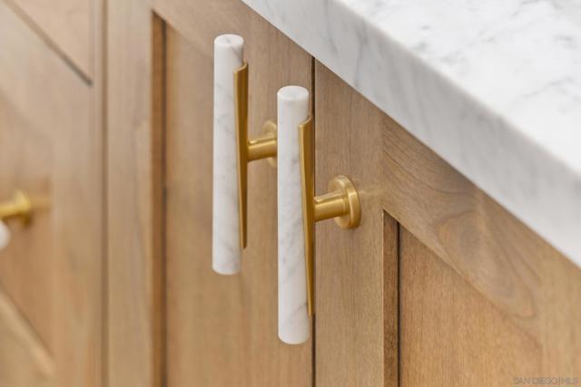 466 Westbourne St, La Jolla CA: https://media.crmls.org/mediaz/e5e2c0ea-9624-40b1-bb1e-1a5d4c7a6617.jpg