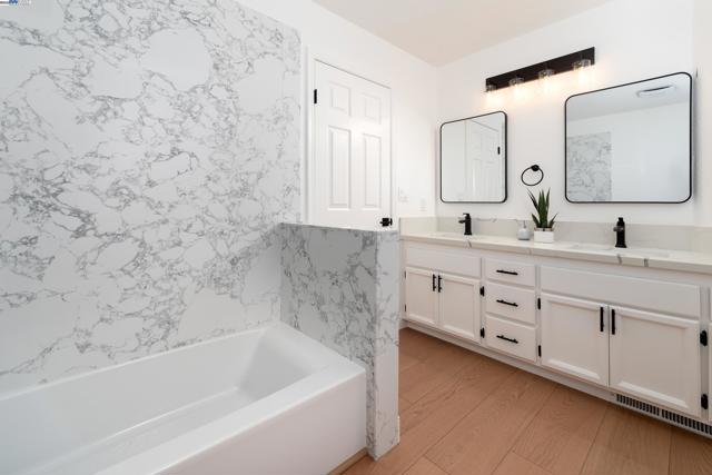 3846 Sheffield Cir, Danville CA: https://media.crmls.org/mediaz/e5e38229-d719-47f2-94f0-353ccbfaf0d9.jpg