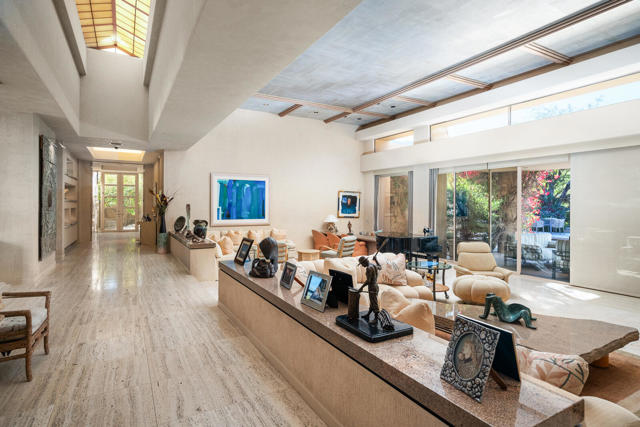 203 Kiva Drive, Palm Desert CA: https://media.crmls.org/mediaz/e5e3d39d-183a-452b-b548-1dc75e009232.jpg