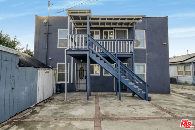120 N Avenue 25, Los Angeles CA: https://media.crmls.org/mediaz/e5e4a587-0757-4d77-aff4-b5b8c2bed91a.jpg