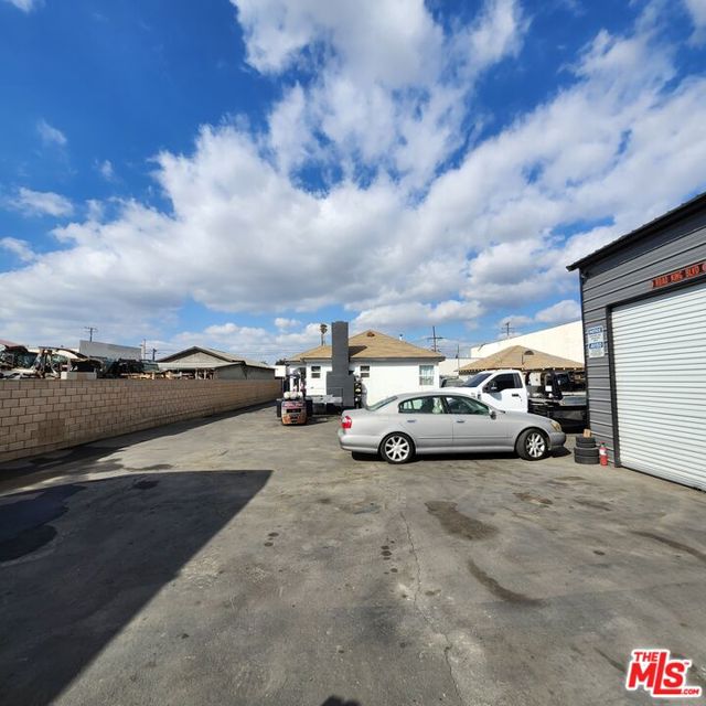 2446 2452 Durfee Avenue, El Monte CA: https://media.crmls.org/mediaz/e5e4b139-4fd7-4d8c-ade4-cc44efc248b4.jpg