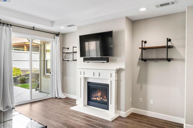 Image 8 of 26 For 5244 Comfrey St