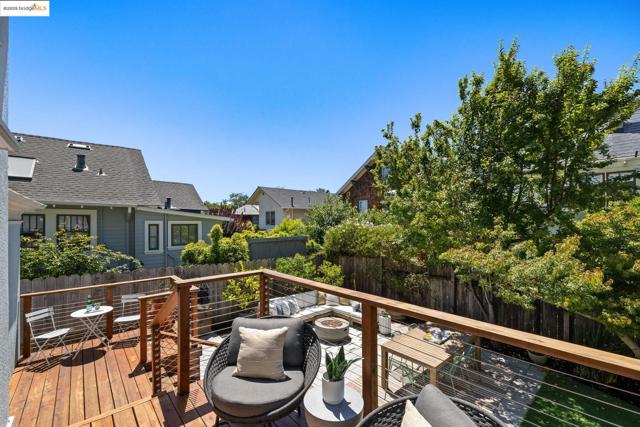 2842 Ashby Ave, Berkeley CA: https://media.crmls.org/mediaz/e5e4fba6-5f9a-4803-9f90-1c4c8c95b146.jpg
