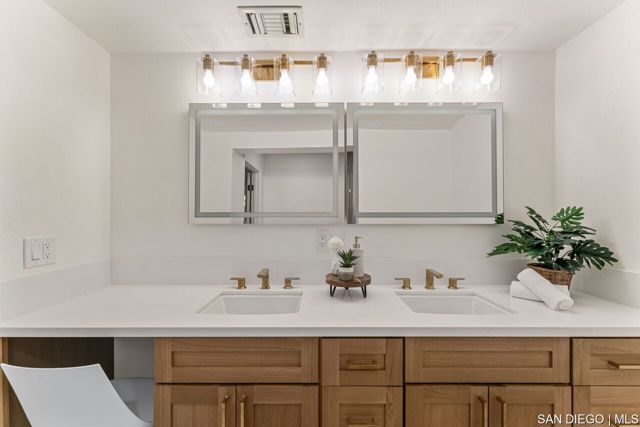 3424 Lockwood DR, San Diego CA: https://media.crmls.org/mediaz/e5e52369-fac9-4f61-8858-571c6d510b85.jpg