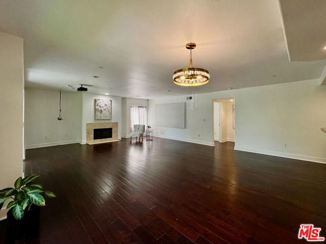7249 Franklin Avenue, Los Angeles CA: https://media.crmls.org/mediaz/e5e53555-e3c2-4669-b441-04ca43619c08.jpg