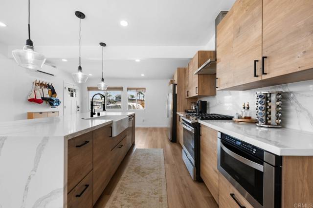 6252 Lake Albano Avenue, San Diego CA: https://media.crmls.org/mediaz/e5e5c12c-e112-4bda-b9a7-9dde5f7fa8ba.jpg