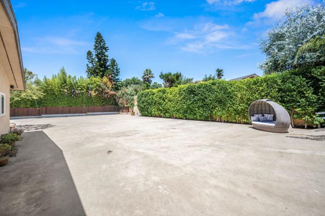 5905 Old Wheeler Road, La Verne CA: https://media.crmls.org/mediaz/e5e6e688-4c39-4518-94a8-3a26cf6af90d.jpg