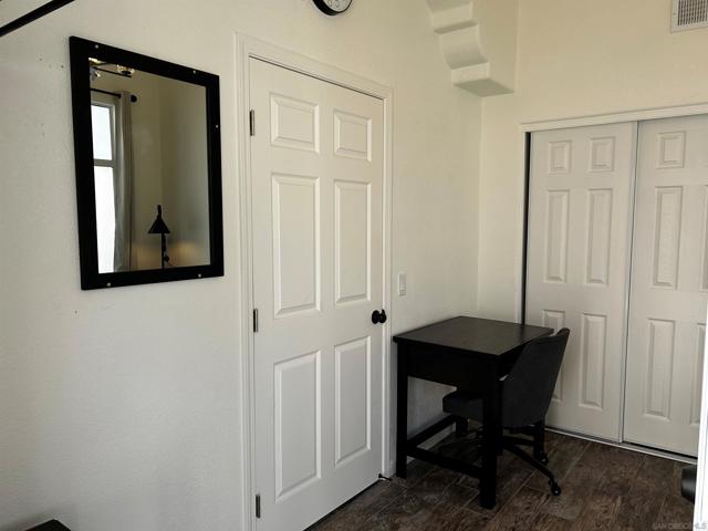 40599 Calle Medusa, Temecula CA: https://media.crmls.org/mediaz/e5e739dd-9052-4b6f-a7f7-549e639778e0.jpg