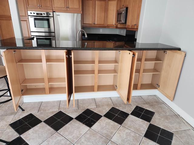 Detail Gallery Image 10 of 43 For 8597 via Mallorca #F,  La Jolla,  CA 92037 - 2 Beds | 2/1 Baths