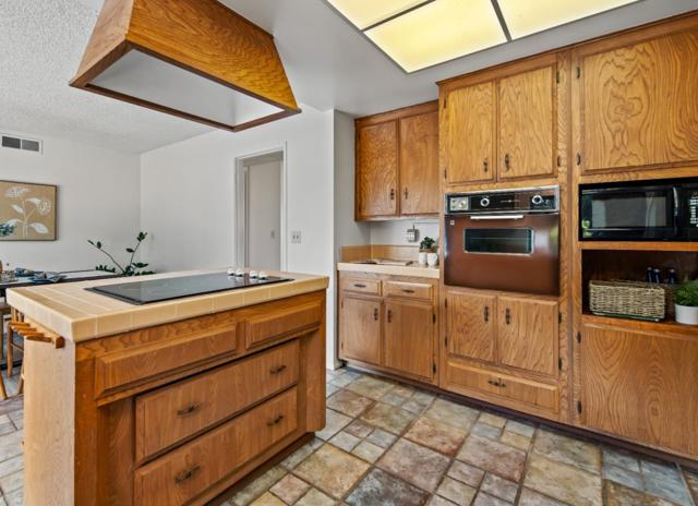 22300 Capote Drive, Salinas CA: https://media.crmls.org/mediaz/e5e74564-261e-412d-954f-c75f56d5558c.jpg