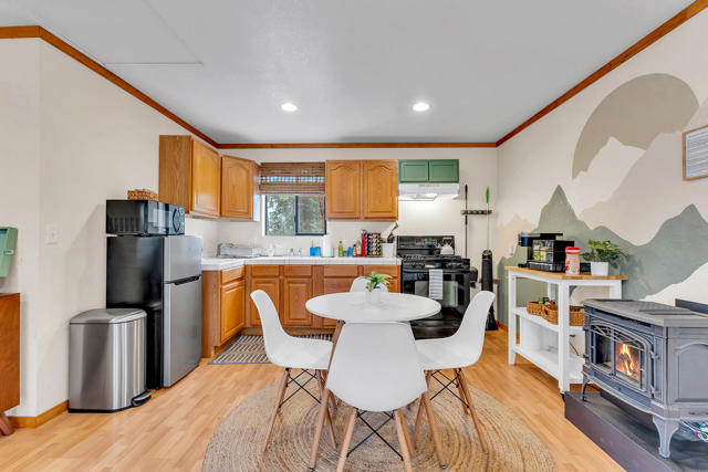 53962 Marian View Drive, Idyllwild CA: https://media.crmls.org/mediaz/e5e7cbc5-20e7-47b1-9beb-23ac1d8494e0.jpg