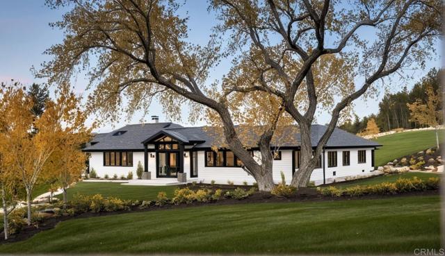 15176 Vali Hai Rd, Poway CA: https://media.crmls.org/mediaz/e5e7e312-ed9f-45be-809c-b8477c89fc36.jpg