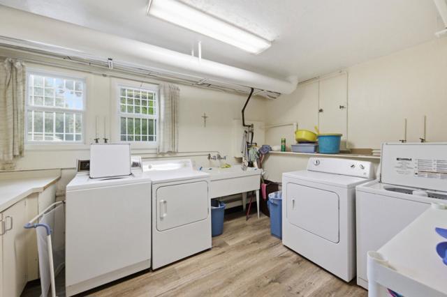 3900 Balboa Street, San Francisco CA: https://media.crmls.org/mediaz/e5e83a9a-e1bb-44d1-b75f-a5f5c7d0c8b2.jpg