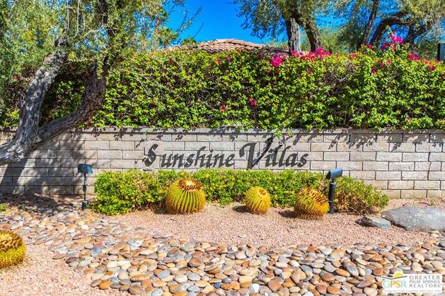 525 W Sunshine Circle, Palm Springs, CA 92264