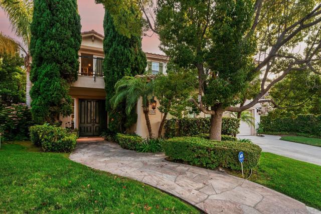 5255 Greenwillow Ln, San Diego CA: https://media.crmls.org/mediaz/e5e9919a-ffa8-4ac6-a5b6-ad1575e0ce1c.jpg