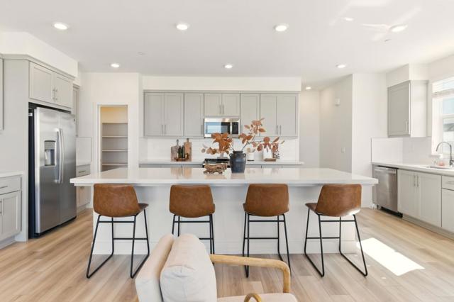 9608 Seawind Way, Newark CA: https://media.crmls.org/mediaz/e5e9d1a7-fd55-4e1a-9274-1c953afbe41b.jpg