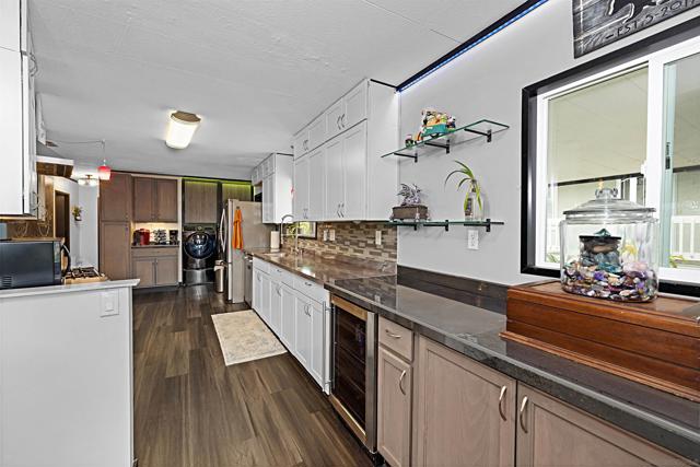 9100 Single Oak Dr, Lakeside CA: https://media.crmls.org/mediaz/e5ea2172-eff1-4b62-899e-6bf43cbf1d99.jpg