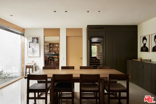 3970 Archdale Road, Encino CA: https://media.crmls.org/mediaz/e5ea632c-967b-4ad4-b0a5-9cb604be22ca.jpg