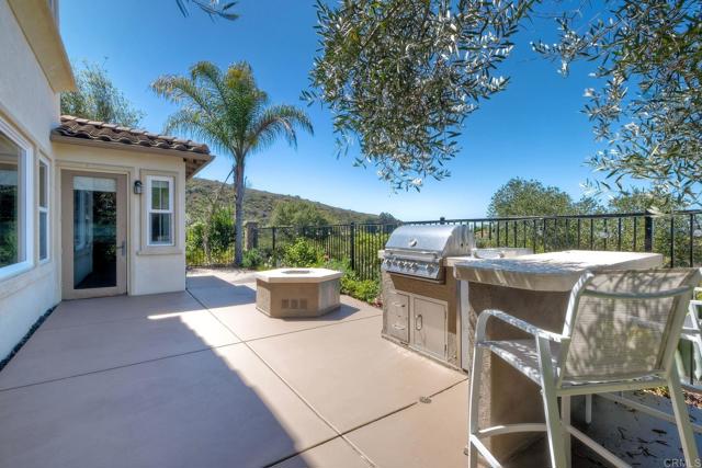 7303 Sitio Castano, Carlsbad CA: https://media.crmls.org/mediaz/e5eabec7-34e7-405a-9c3d-ed3b0fcfccbe.jpg