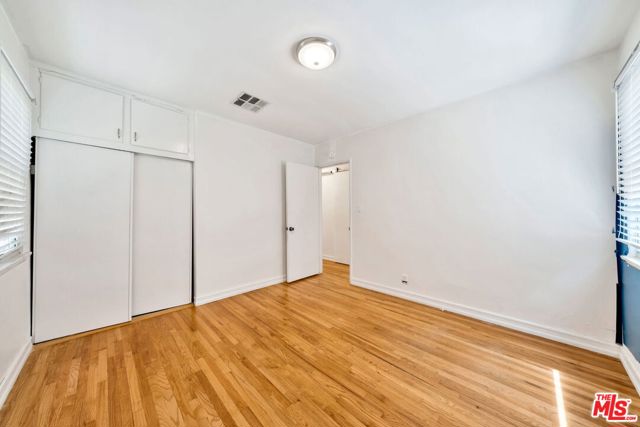 408 W Manchester Avenue, Playa del Rey CA: https://media.crmls.org/mediaz/e5eacf30-e0ca-414a-87eb-8621fcbcdeca.jpg
