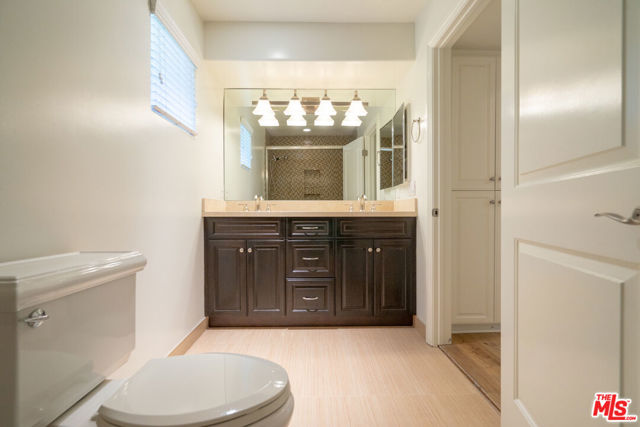 1529 S BEVERLY Drive, Los Angeles CA: https://media.crmls.org/mediaz/e5ead2ab-63aa-4587-b32b-ba40acec2c4a.jpg