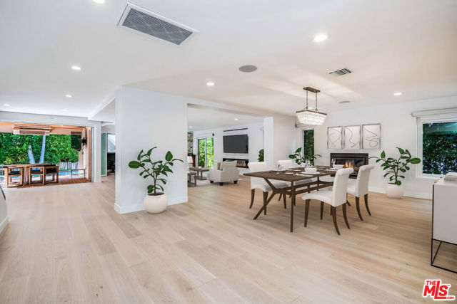3201 Viola Place, Marina del Rey CA: https://media.crmls.org/mediaz/e5eada1c-20dd-4d4d-8090-2b293e40e7f8.jpg