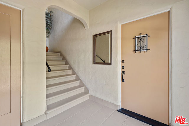 924 S Orange Grove Avenue, Los Angeles CA: https://media.crmls.org/mediaz/e5eaf845-8045-489e-a897-e9df5c25a837.jpg
