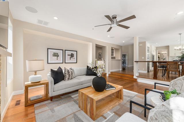 1398 Benedict Ct, Pleasanton CA: https://media.crmls.org/mediaz/e5eb9083-716b-4e45-a32a-9e3a5ad09737.jpg
