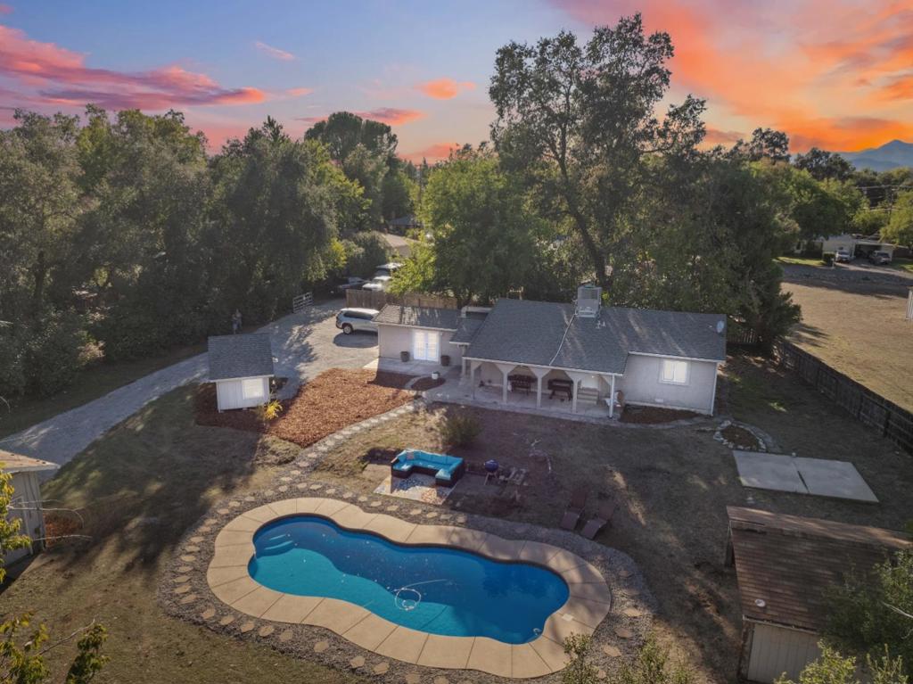 5367 Rosswood Lane