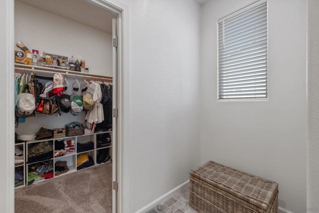 495 Pearl Dr, Lemoore CA: https://media.crmls.org/mediaz/e5ec7e85-cdb8-4316-98fc-d5af3ab91249.jpg