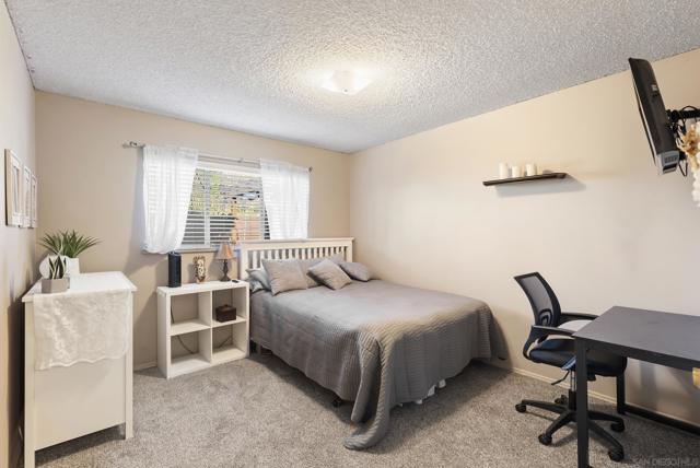 1007 Genie Ln, Cardiff by the Sea CA: https://media.crmls.org/mediaz/e5ecef4a-c817-475b-8ca1-1cf4d72ac5bf.jpg