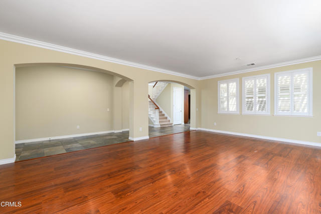 167 Bellafonte Court, Camarillo CA: https://media.crmls.org/mediaz/e5ed6440-a214-4bc7-998e-1cfcd56aa5b7.jpg