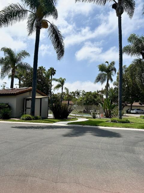 2146 Valleydale Lane, Encinitas CA: https://media.crmls.org/mediaz/e5ee11ae-94f7-4fe4-880f-53fd5f3a9a5a.jpg