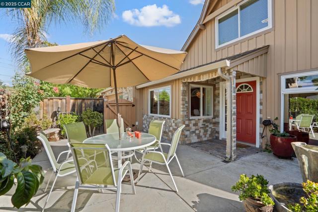 4218 Cobblestone Dr, Concord CA: https://media.crmls.org/mediaz/e5eeb945-7a3d-4ead-a9e1-e771d316196f.jpg