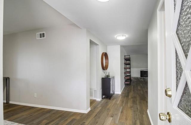 Detail Gallery Image 5 of 44 For 7970 Wetherly St, La Mesa,  CA 91941 - 3 Beds | 2 Baths