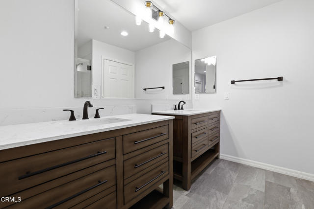 Detail Gallery Image 10 of 29 For 259 Riverdale Ct #241,  Camarillo,  CA 93012 - 2 Beds | 2 Baths