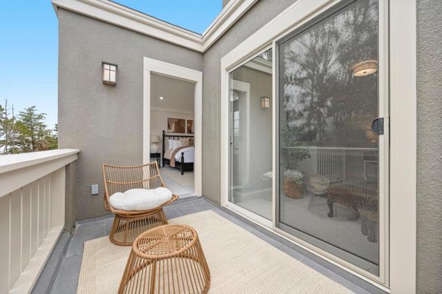 107 Knockash, San Francisco CA: https://media.crmls.org/mediaz/e5f0049b-3eb1-4830-8430-2673ace49cc5.jpg