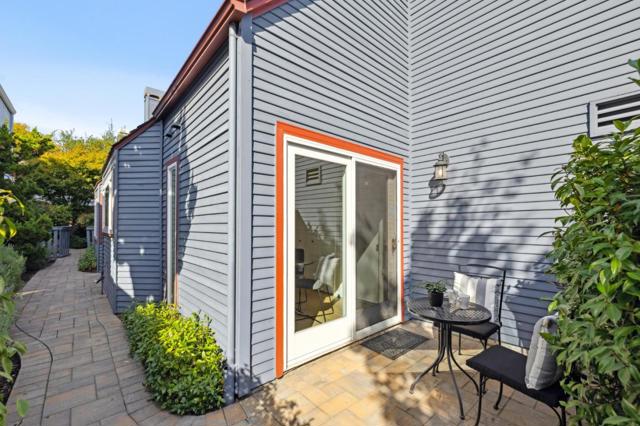 619 Mystic Lane, Foster City CA: https://media.crmls.org/mediaz/e5f1216a-c276-4ea8-9abf-2c37fe5d44eb.jpg