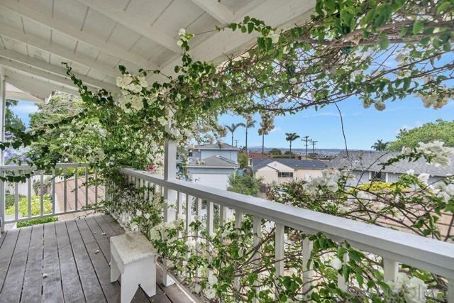 4154 Hill St, San Diego CA: https://media.crmls.org/mediaz/e5f126c7-91a4-4e07-8605-d01627dc2a87.jpg