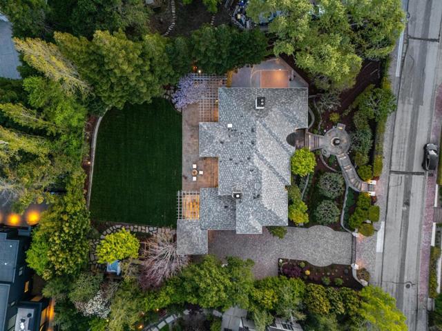 125 Stonepine Road, Hillsborough CA: https://media.crmls.org/mediaz/e5f1941a-4697-4ff7-ba7c-39e5539ace5b.jpg