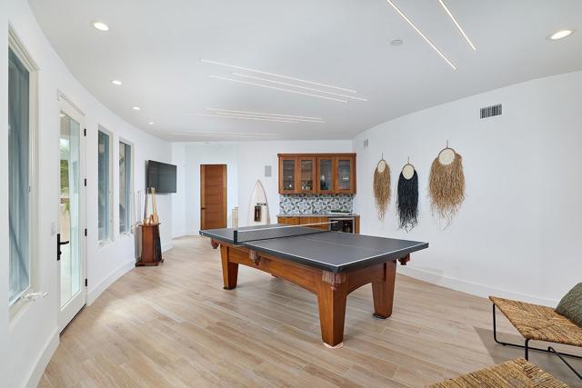 1749 Noma Lane, Encinitas CA: https://media.crmls.org/mediaz/e5f1a65a-9ac5-4719-b807-bff58555d8c4.jpg